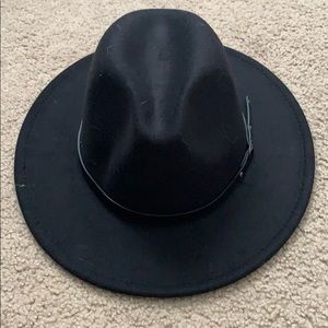 Wide brim hat
